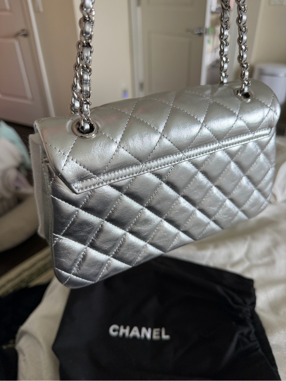 CHANEL Silver Quilted Lambskin Flap Bag with original pouch - Picture 5 of 12